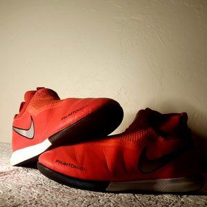 Nike Phantom VSN, Used, Almost New, Size 3.5, Bright Red